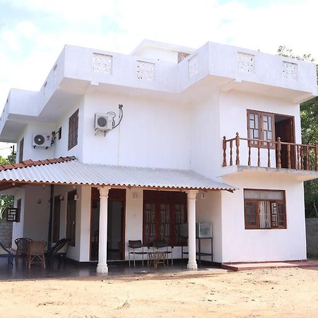 טיסמהרמה Hotel Whitehouse מראה חיצוני תמונה