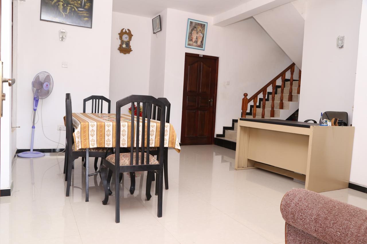 טיסמהרמה Hotel Whitehouse מראה חיצוני תמונה